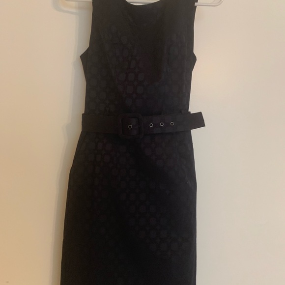 Dresses - Picture 3 of 5